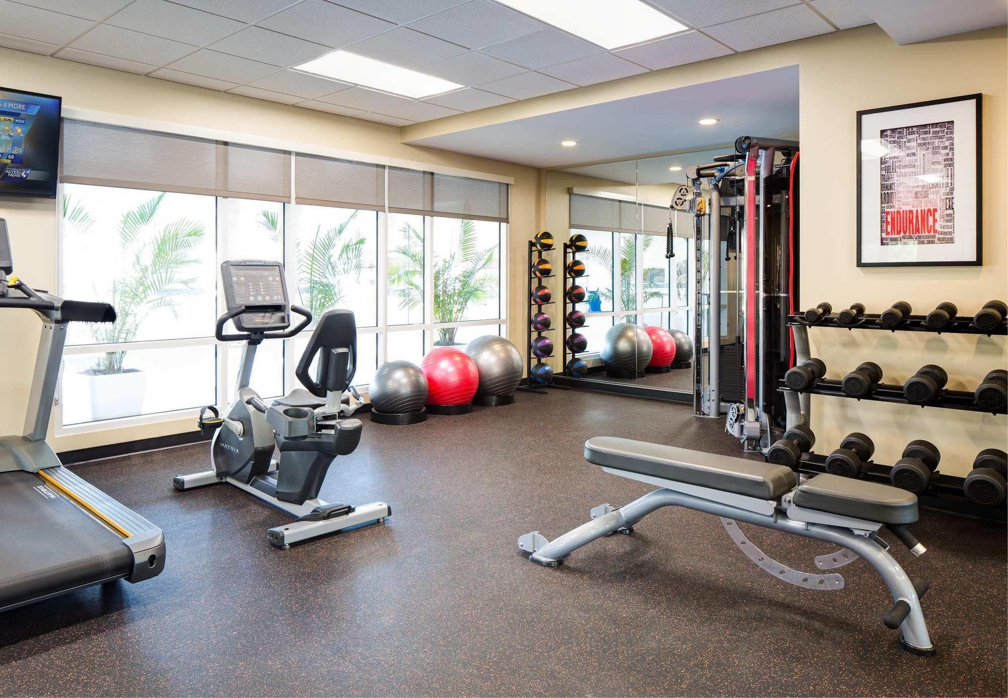 Towneplace Suites By Marriott Pittsburgh Harmarville Bagian luar foto